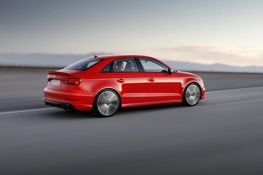  Audi RS3 Sedan (8V) 2016 года  (WW) (фото 11 из 47)